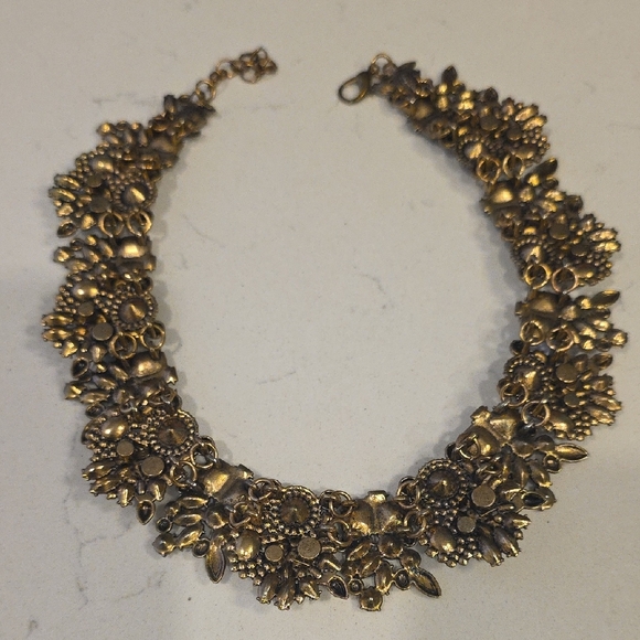 Elegant Multicolor Statement Necklace - Picture 4 of 4